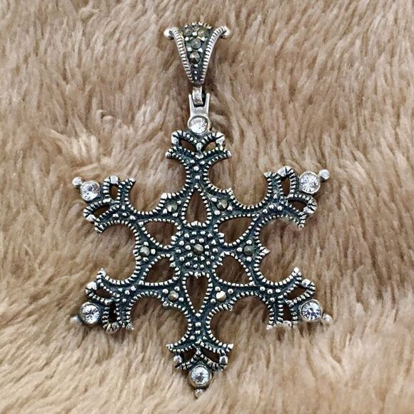 Marcasite Crystal Sterling Silver 925 Snowflake Pendant - Picture 3 of 8